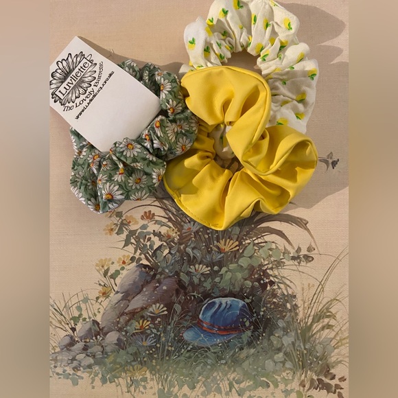 🌻NWT ALL 3 pcs. Chunky Hair Scrunches/Ponytails- 2 Flowery🌸1 Solid Yellow🌿BOP - Picture 12 of 16